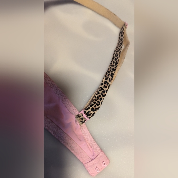 Set of 2 PINK Victoria’s Secret Wear Everywhere Maroon & Pink Push Up Bras. 32B - Picture 13 of 14